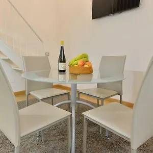 Izzhome Full Center Cozy Cagliari